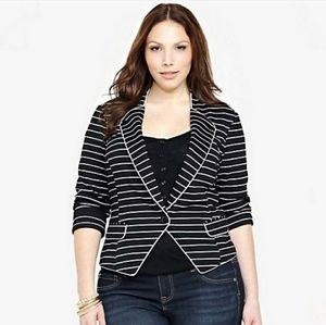 **Sold** torrid Blazer Size 4 Black & White